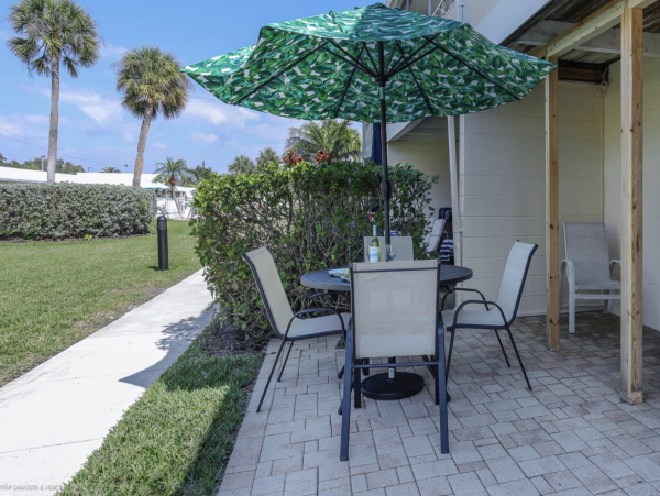 On Beach Siesta Key Vacation Condo Two Bedrolom Sleeps 8